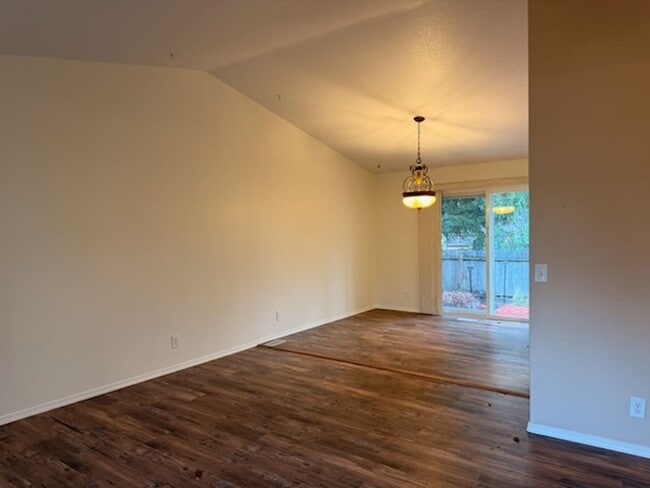 Building Photo - Home in Hayden