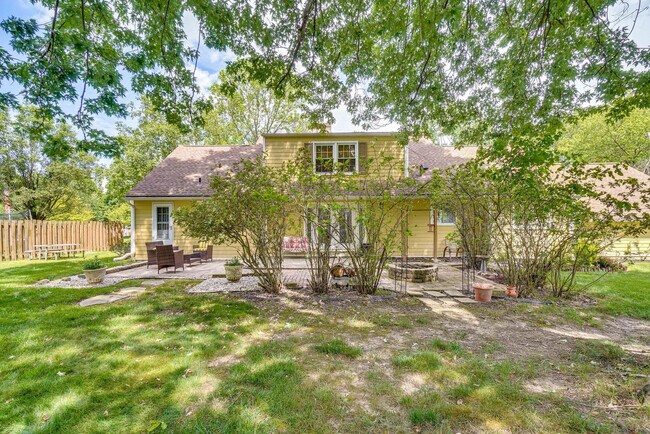 Building Photo - 970 Sandy Ln