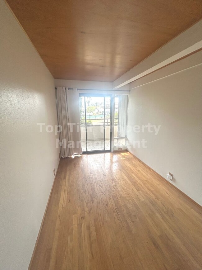 Building Photo - ***NEWLY RENOVATED 2 bed, 2 bath Townhouse in Carlsbad / La Costa - Available 06/01***
