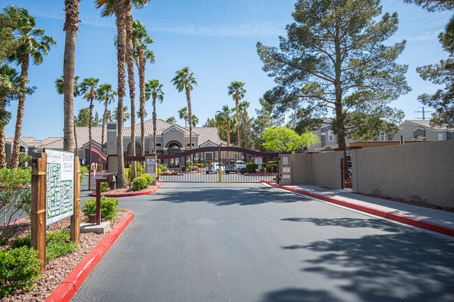 Building Photo - 5055 W Hacienda Ave