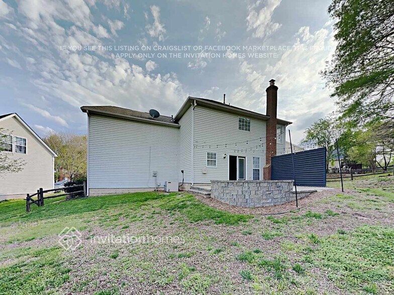 Building Photo - 10921 Sandy Hook Ct