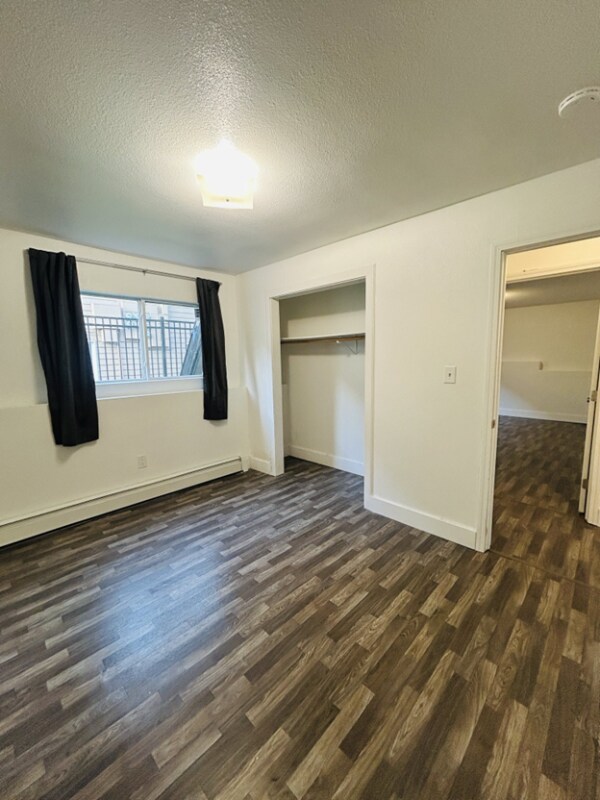 Building Photo - 227 E 12th Ave