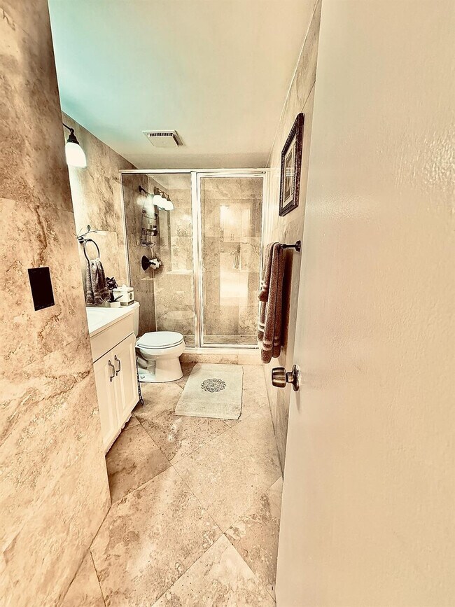 Building Photo - 2121 SW 82nd Ave