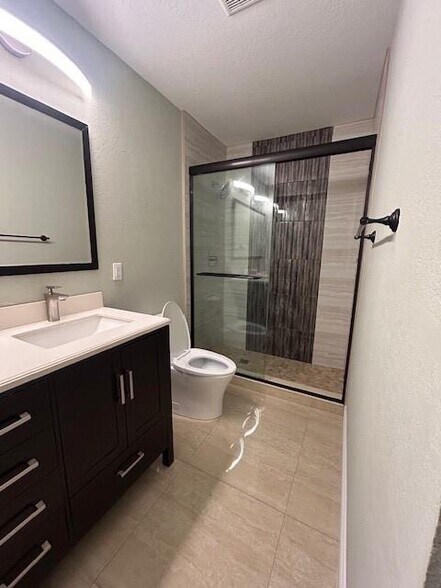 Building Photo - 4757 Sunny Palm Cir