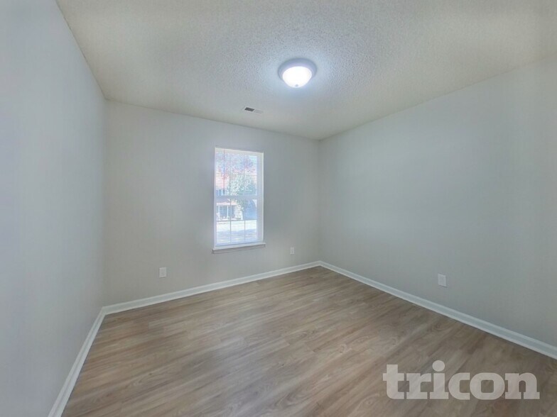 Building Photo - 7112 Rumple Rd