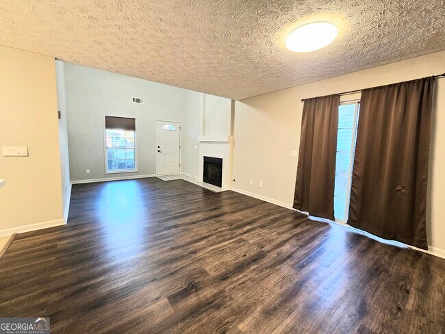 Building Photo - 2734 Highland Ridge NW