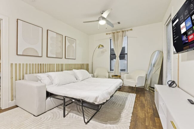 Building Photo - 5250 Town and Country Blvd