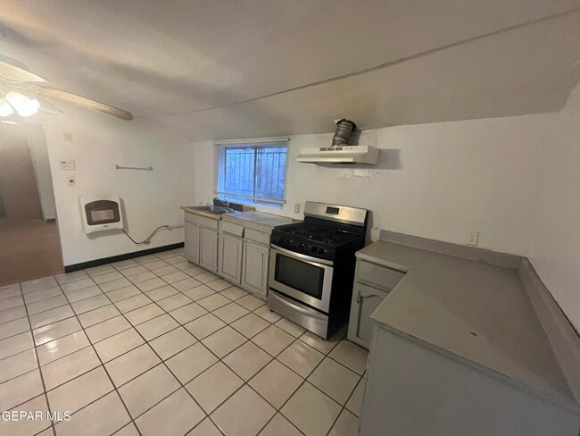 Building Photo - 6389 Salas Ln