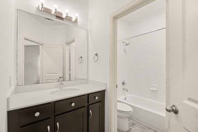 Building Photo - 3413 Omega St