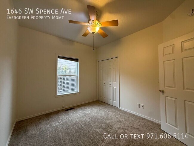 Building Photo - 1646 SW Spence Ave