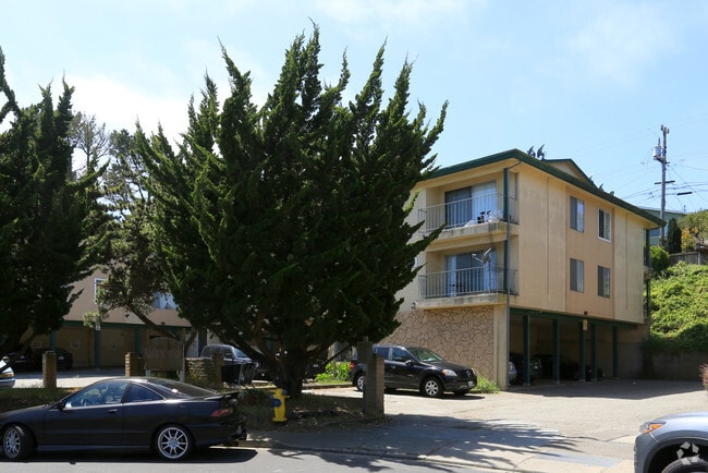 Building Photo - Kent Villa