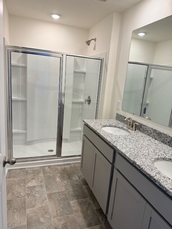 Building Photo - Maryville 37803 - Brand New Build in Maryville! 5 bedroom, 3.5 bath home - Contact Troy Adams (86...