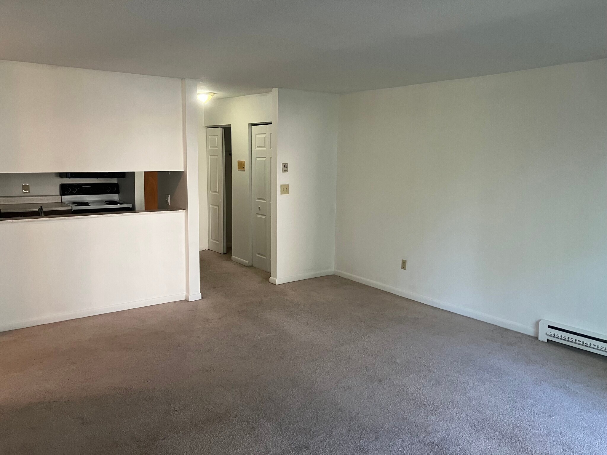 Building Photo - 37 Belmont St