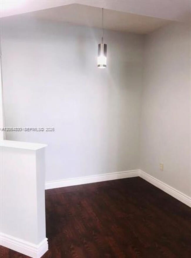 Building Photo - 3175 NE 184th St