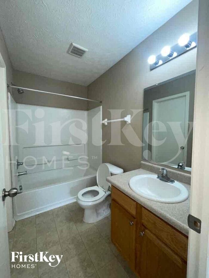 Building Photo - 4007 Summerstone Dr