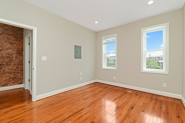 Building Photo - 3015 N Calvert St