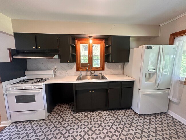 Building Photo - 4806 Imperial Terrace