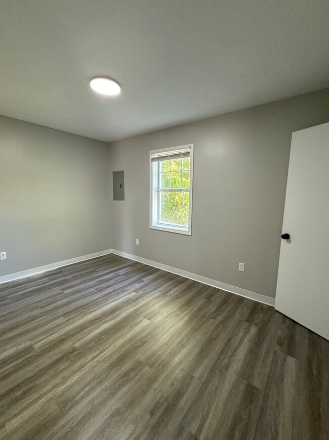 Building Photo - 1258 Fairground Rd
