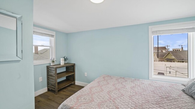 Building Photo - 171A Beachfront-
