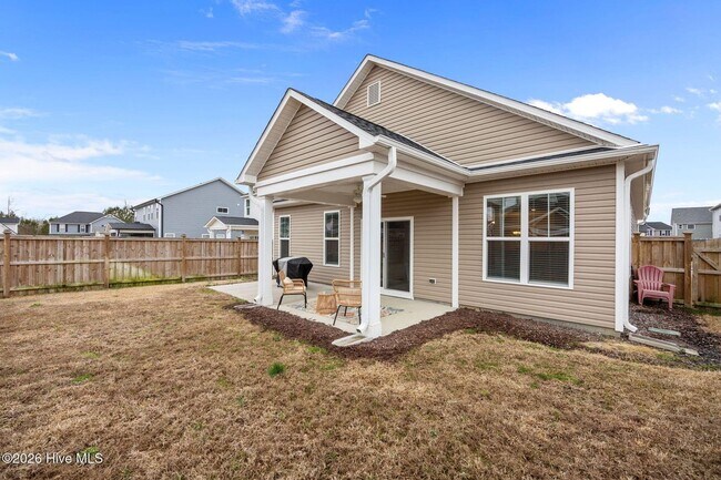 Building Photo - 3 Bed 2 Bath Unfurnished Single Family Home