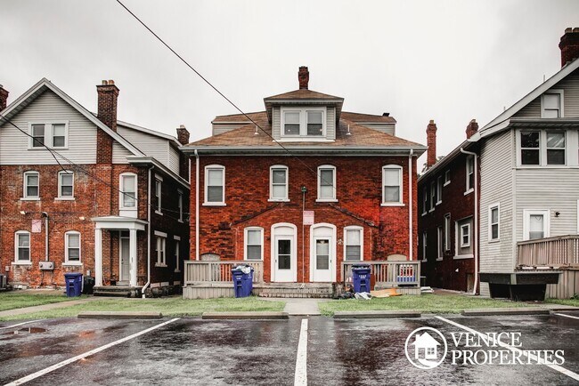 Building Photo - 5 Bedroom on OSU Campus