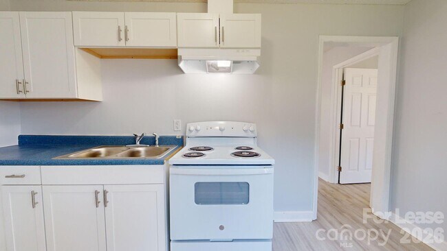 Building Photo - 4517 Helena St