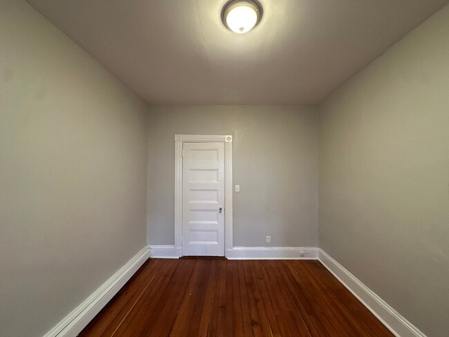 Building Photo - 39 Forest St