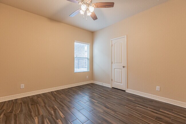 Building Photo - 1175 Ranch Falls