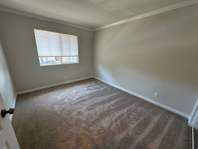 Building Photo - Beautiful 4 Bedroom, 3 Bath Brentwood Home