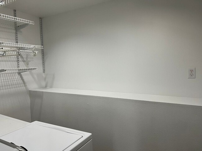 Building Photo - Beautiful 3 bedroom 2 bath house in Eugene!