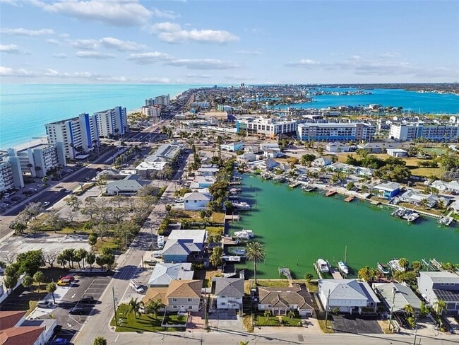Building Photo - 14919 N Bayshore Dr