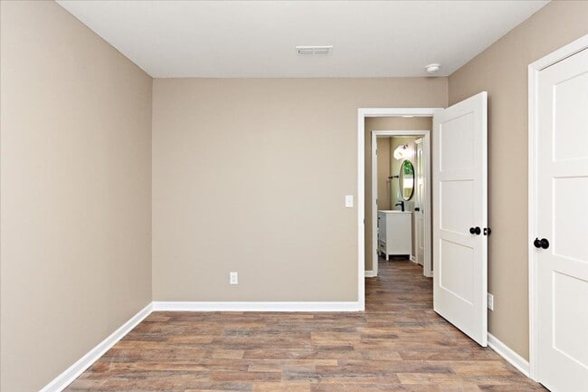 Building Photo - 309 Rickenbacker Dr