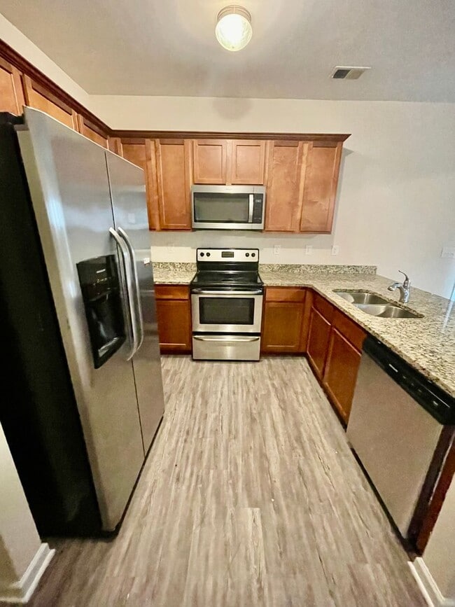 Building Photo - 244 Village Creek Way