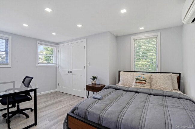 Building Photo - 108 Sheridan Ave