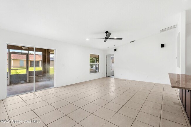 Building Photo - 268 Fitchburg St SW