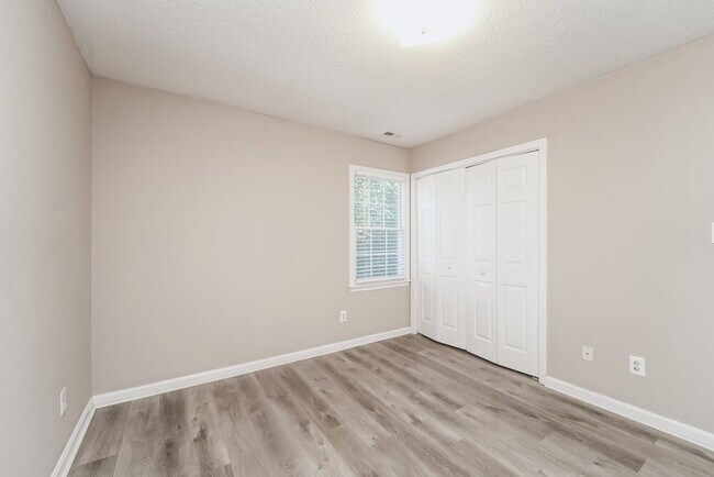 Building Photo - 3226 Burkston Rd