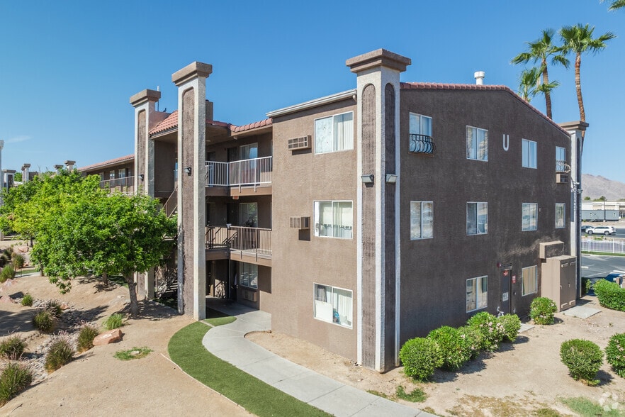 Primary Image - Sportsman's Royal Manor