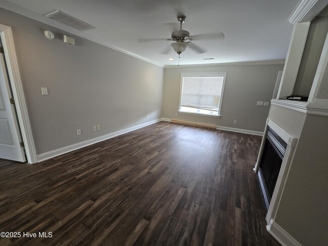 Building Photo - 1868 Cambria Dr