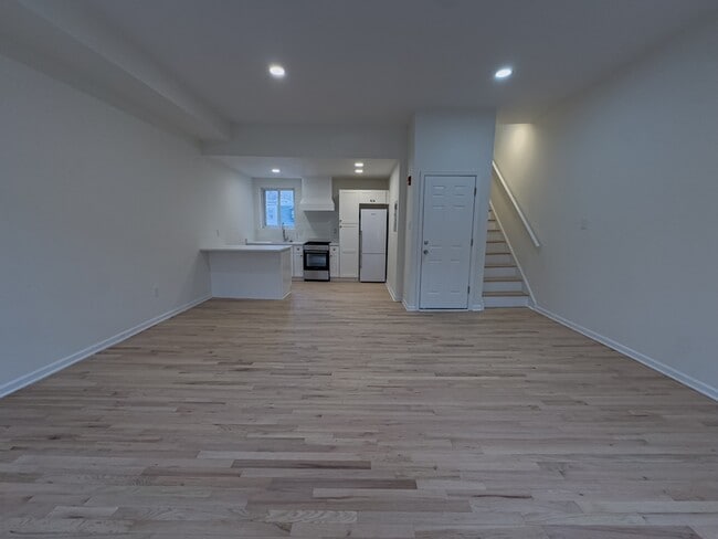 Building Photo - 2036 Wallace St