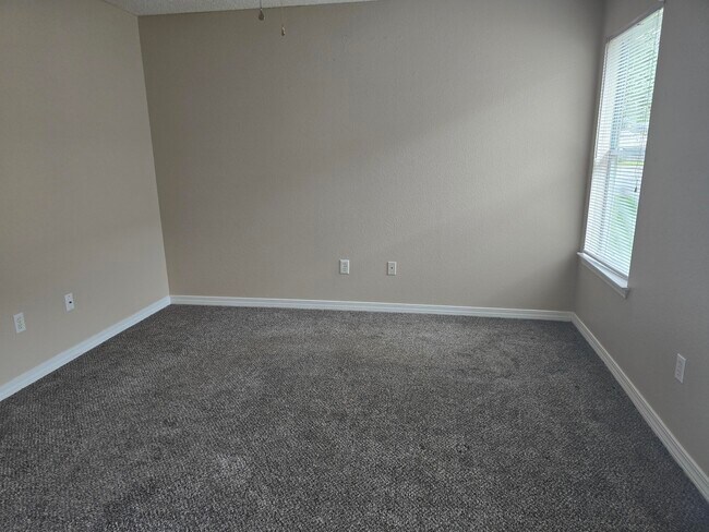 Building Photo - 7720 Lola Cir