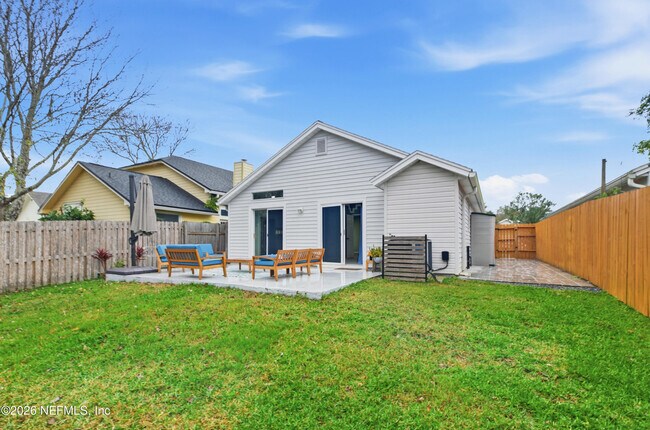 Building Photo - 1662 Evans Dr S