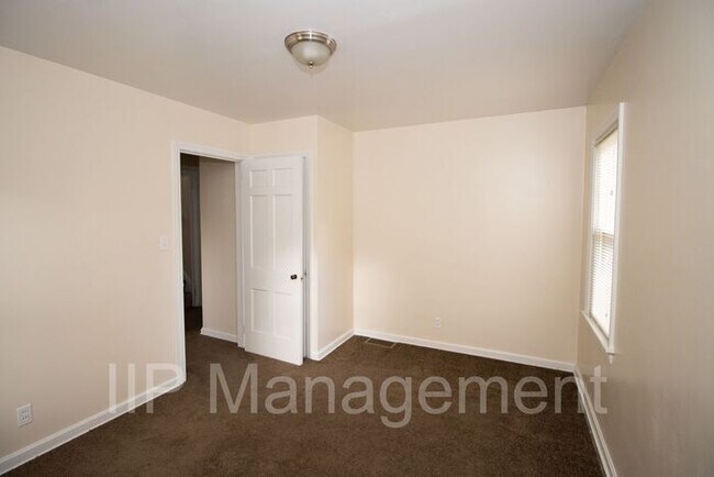 Building Photo - Beautiful 3 Bedroom house in South Euclid!