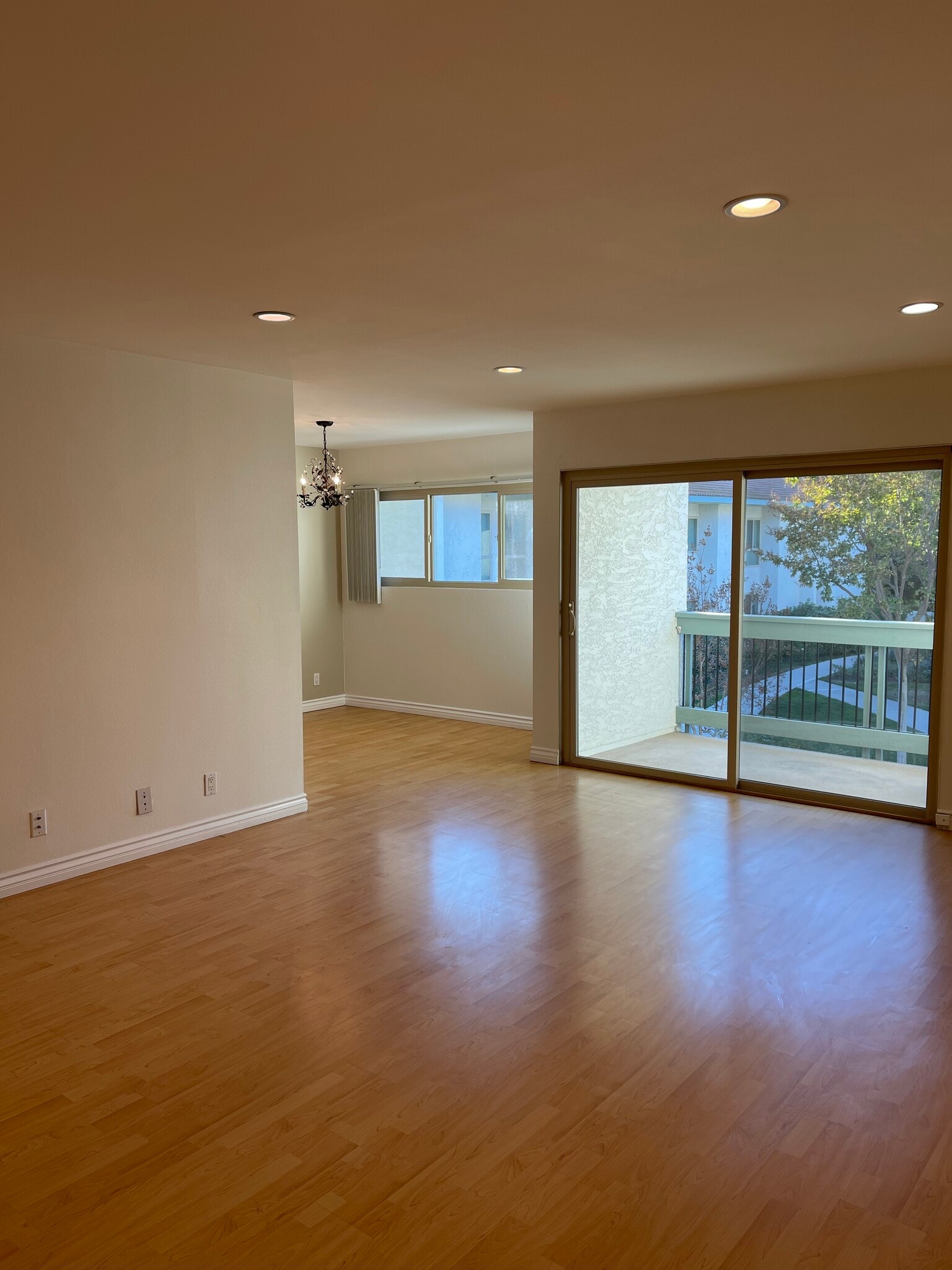 Building Photo - 4728 Park Granada