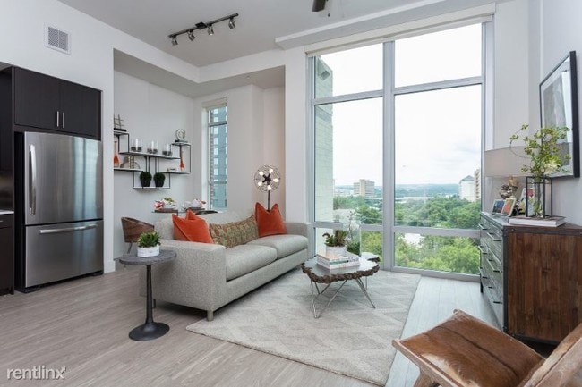 Building Photo - 1 br, 1 bath Condo - 90 Rainey St