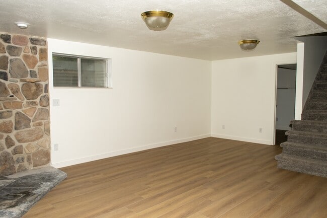 Building Photo - 245 W 500 S