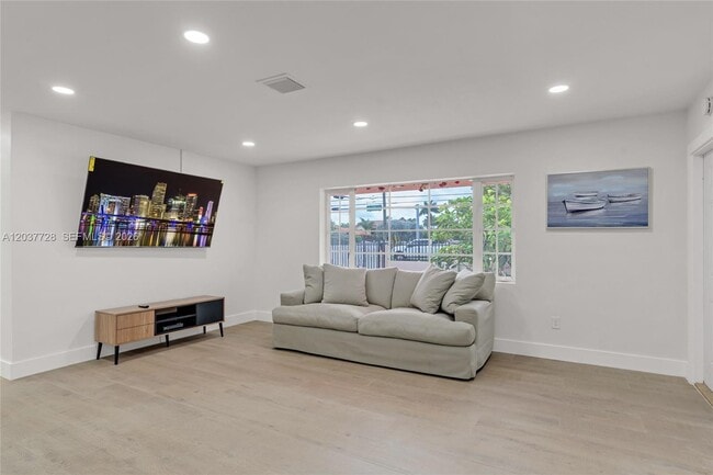 Building Photo - 3325 SW 127th Ave