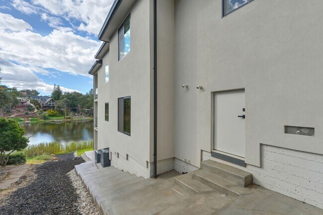 Building Photo - Waterfront 4 bed 4 bath 3,887 sq. ft.