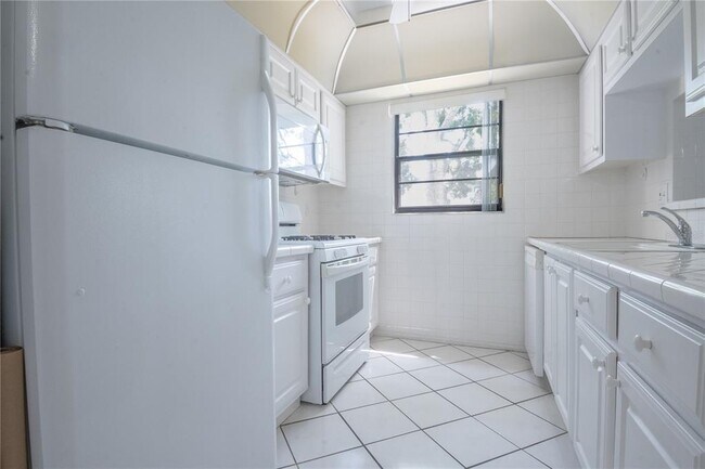 Building Photo - 5970 80th St N
