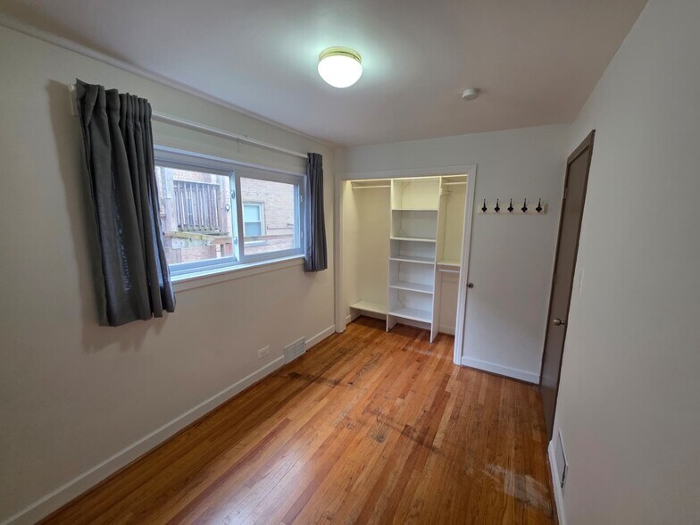 Building Photo - 8206 Kilpatrick Ave
