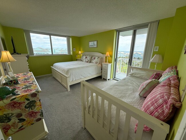 Building Photo - Pensacola Beach - Tristian Towers - 2 bedroom, 2 bathroom - Community Pool & Water views